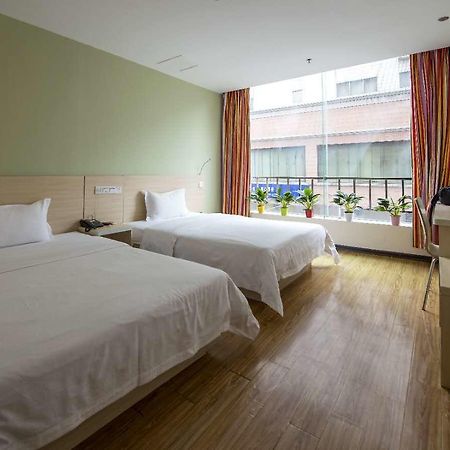 E+ Hotel Guangzhou Baixin Branch Екстер'єр фото