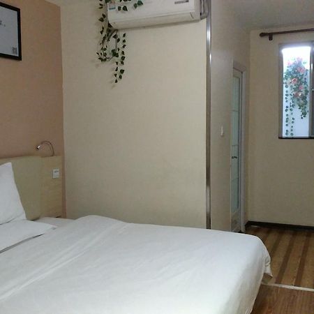 E+ Hotel Guangzhou Baixin Branch Екстер'єр фото