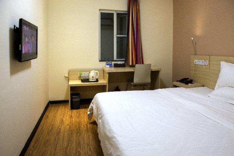 E+ Hotel Guangzhou Baixin Branch Екстер'єр фото